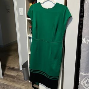 Green sheath dress with pockets